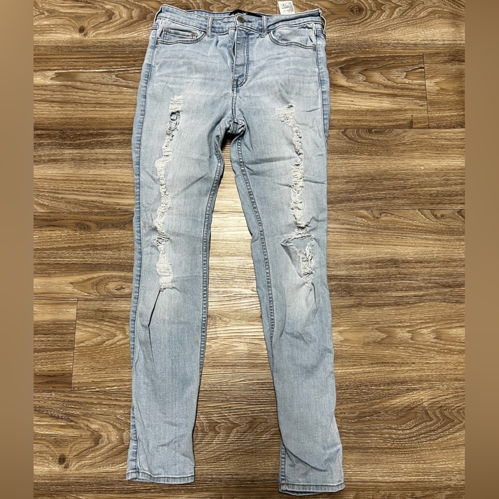 Hollister High- Rise Skinny Jean